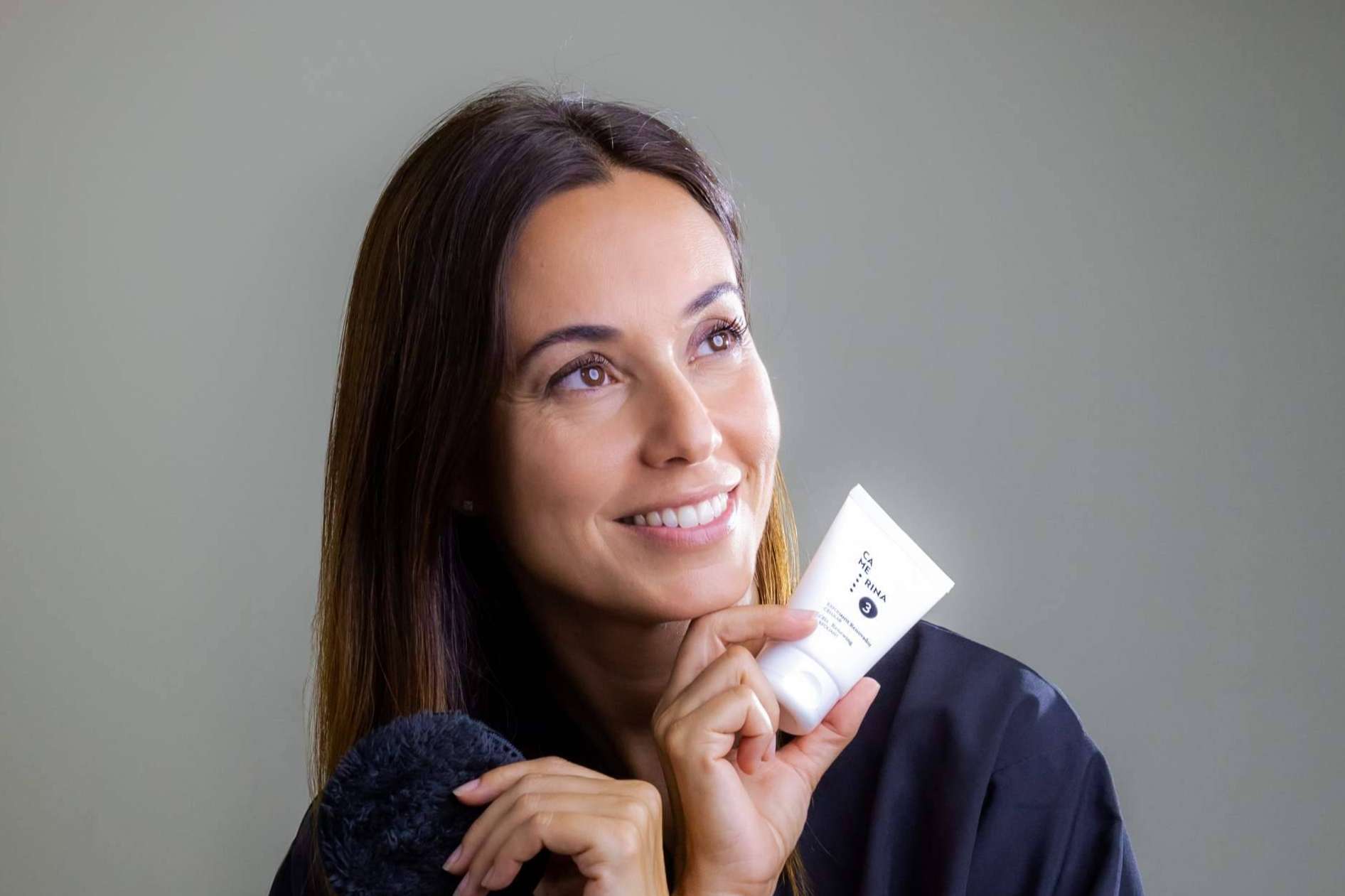 Rutinas faciales que permiten la triple limpieza, con Camerina Cosmetics