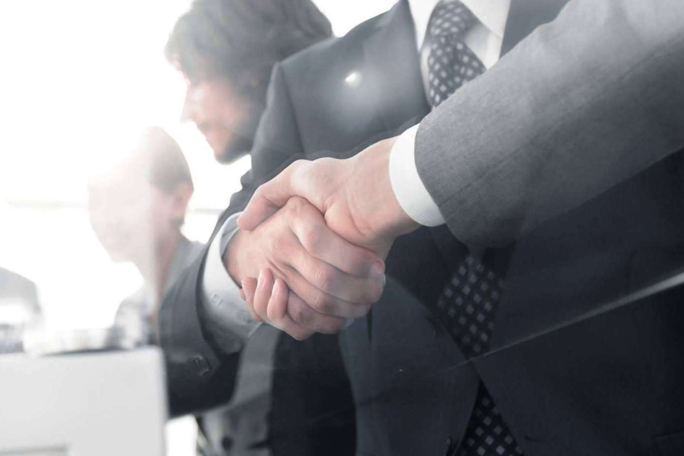 Infinex Holding y la compraventa de acciones y participaciones de empresas
