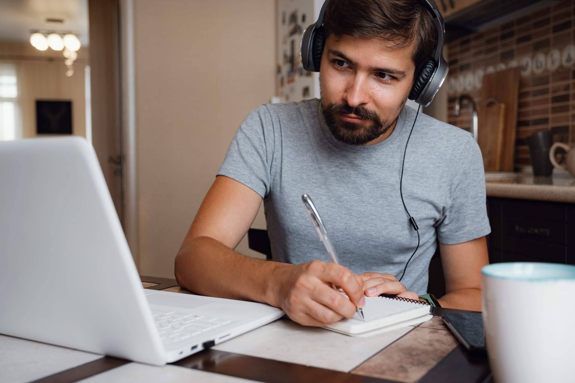 Consejos para aprobar el TFG, de la mano de TFGaTiempo