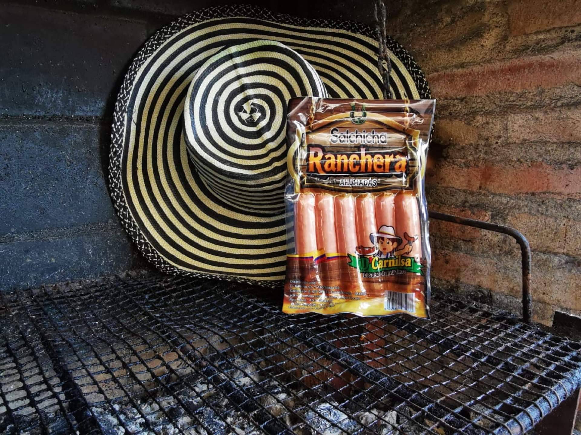D'Carnilsa explica el origen de la salchicha ranchera