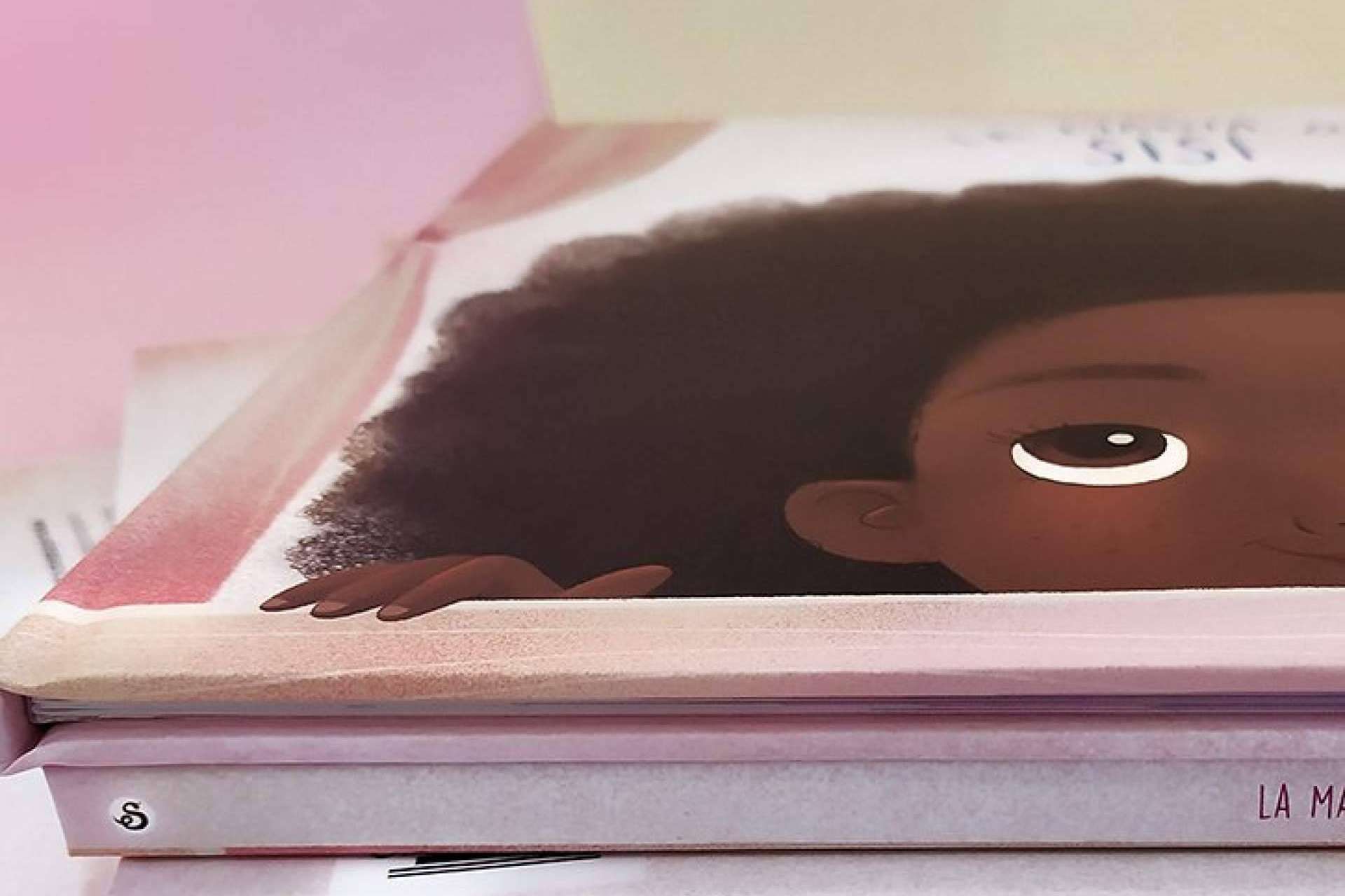 Sofía Black y el cuento infantil acerca del cabello afro y rizado