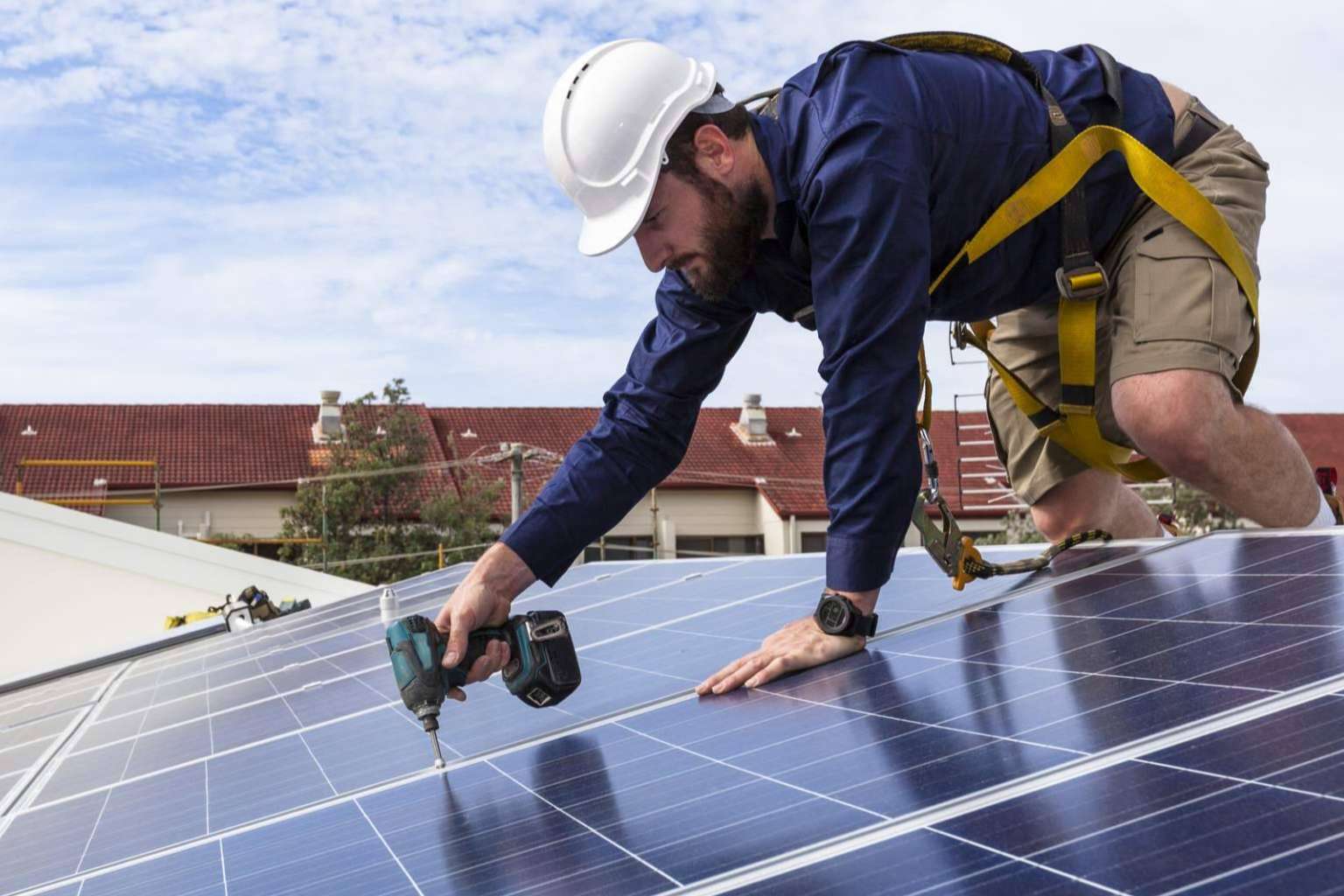 Recarga de vehículos eléctricos a coste 0 con la instalación de paneles solares de Smart Wallboxes