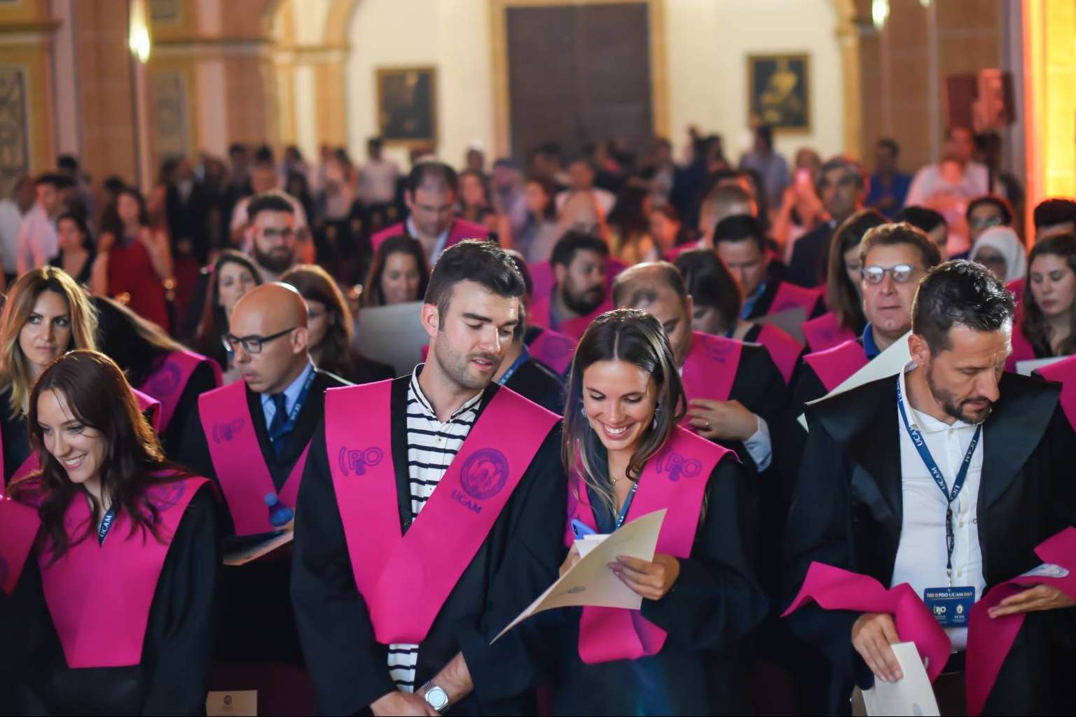 Postgrados en odontología de PgO UCAM, en formato mini