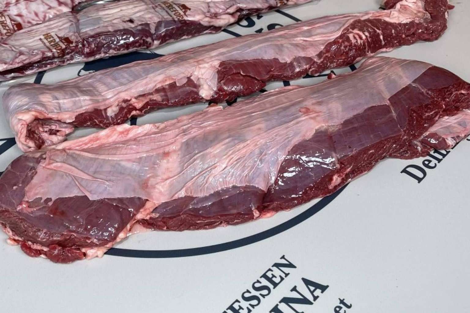 Corte gourmet de entraña de ternera con el trabajo de Delicatessen Argentina