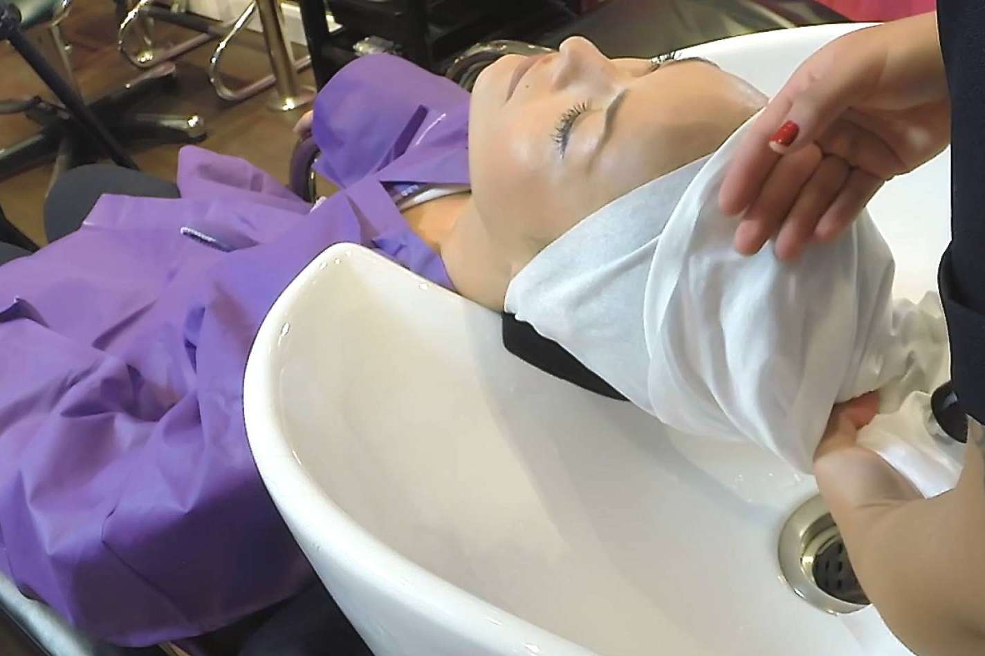 Wear & Tear, Líder en sostenibilidad y personalización de toallas desechables para el sector de peluquería y estética
