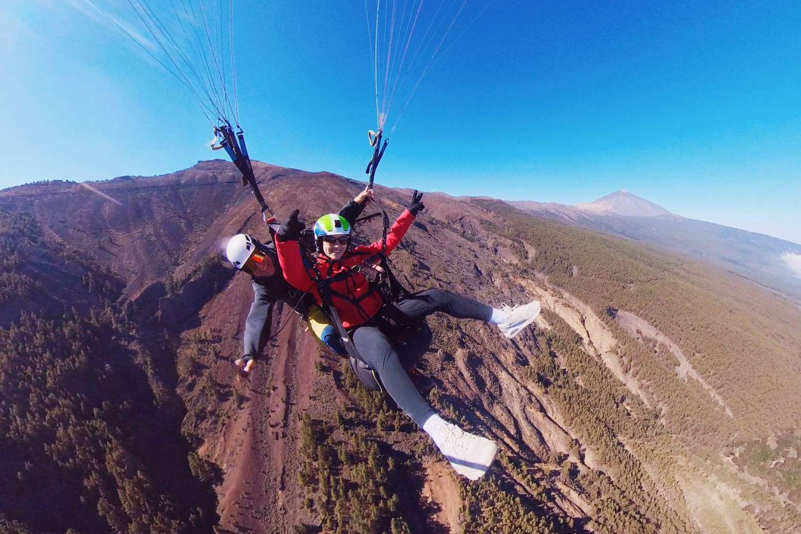 Descubriendo Tenerife desde el aire, vuelos en parapente biplaza con Enminube Parapente
