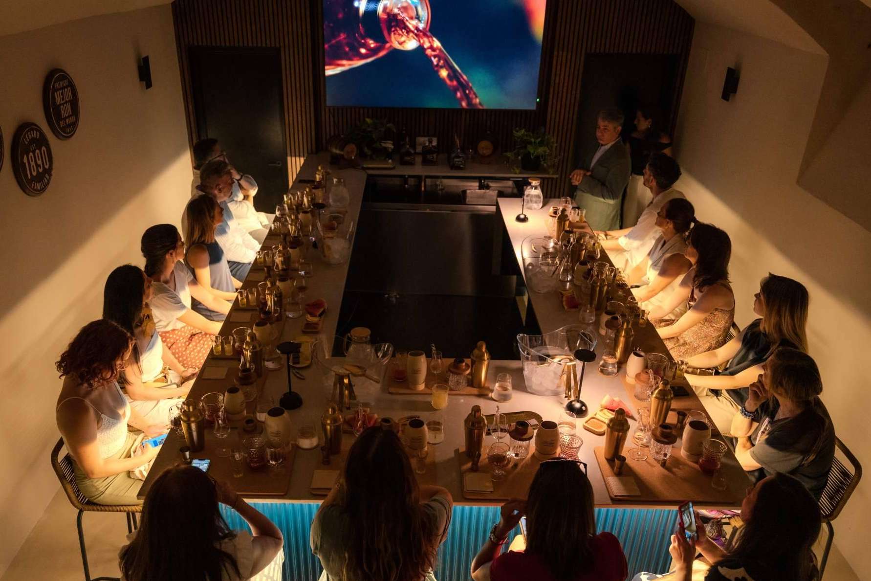 Flor de Caña Experiencia presenta la Cata Afterwork, el plan perfecto para relajarse después del trabajo