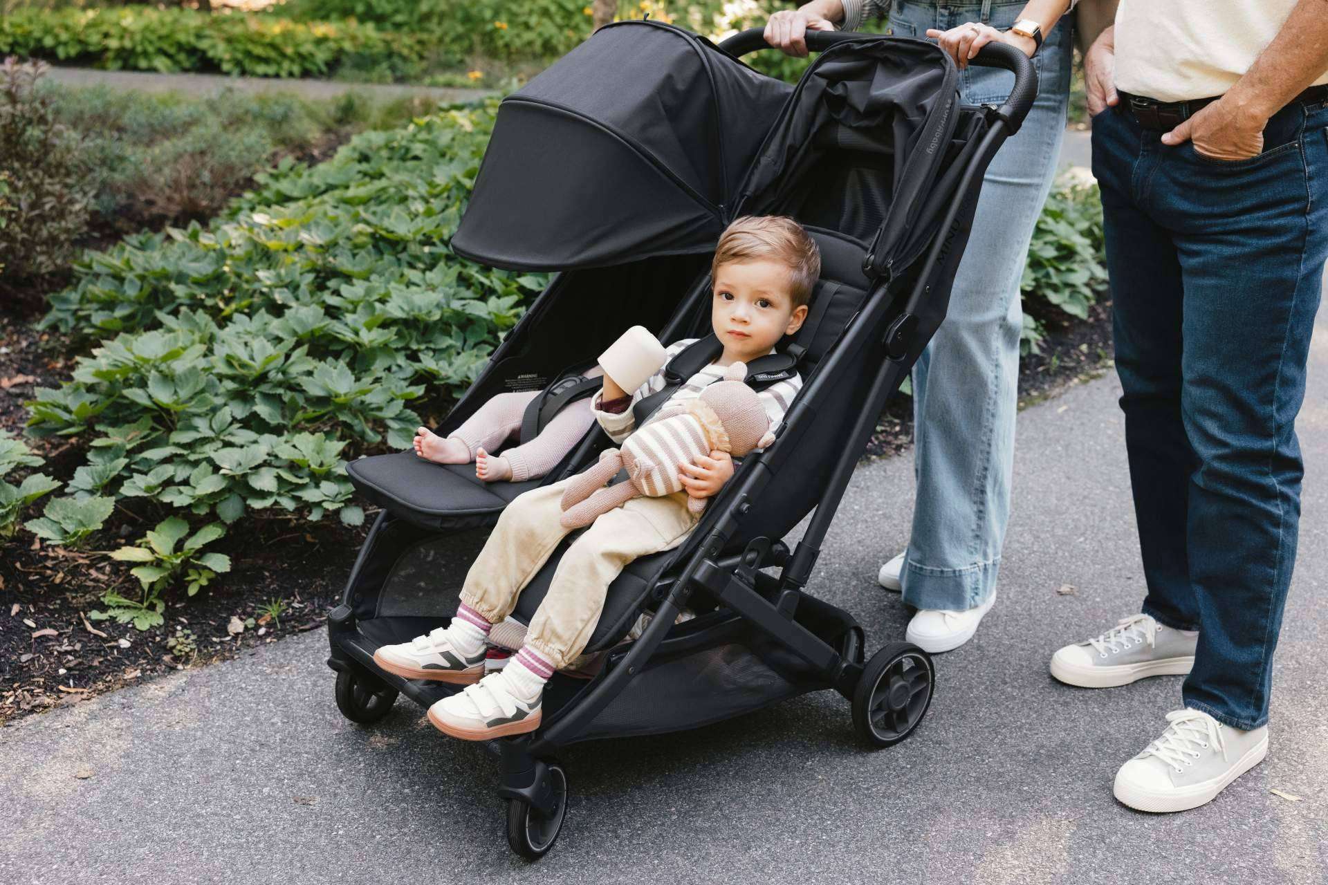 UPPAbaby presenta Minu Gemelar, la nueva silla de paseo pensada para padres con gemelos