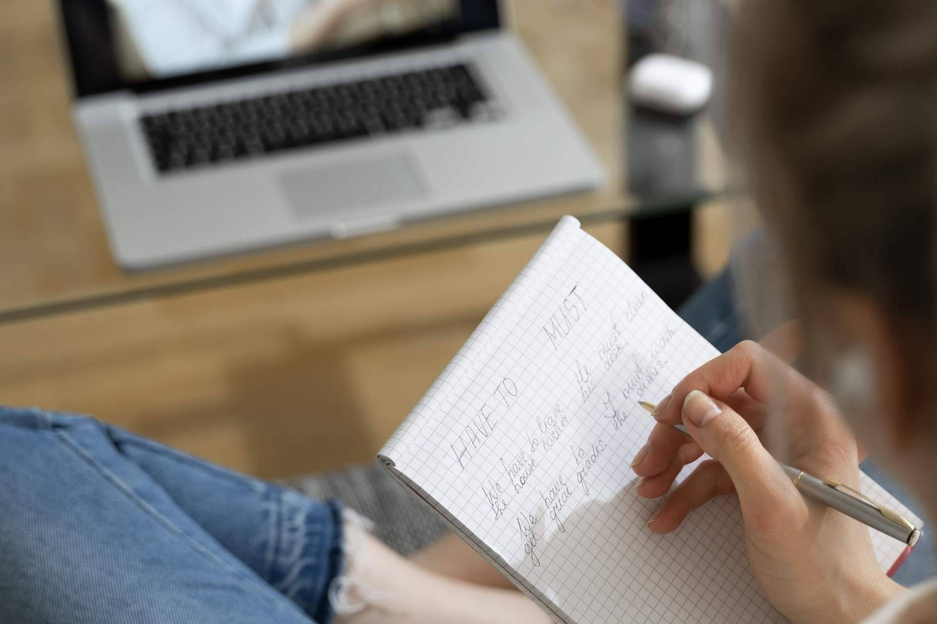 Cuidar la mente deja de ser tabú; la terapia se normaliza en España y crece el modelo psicológico online