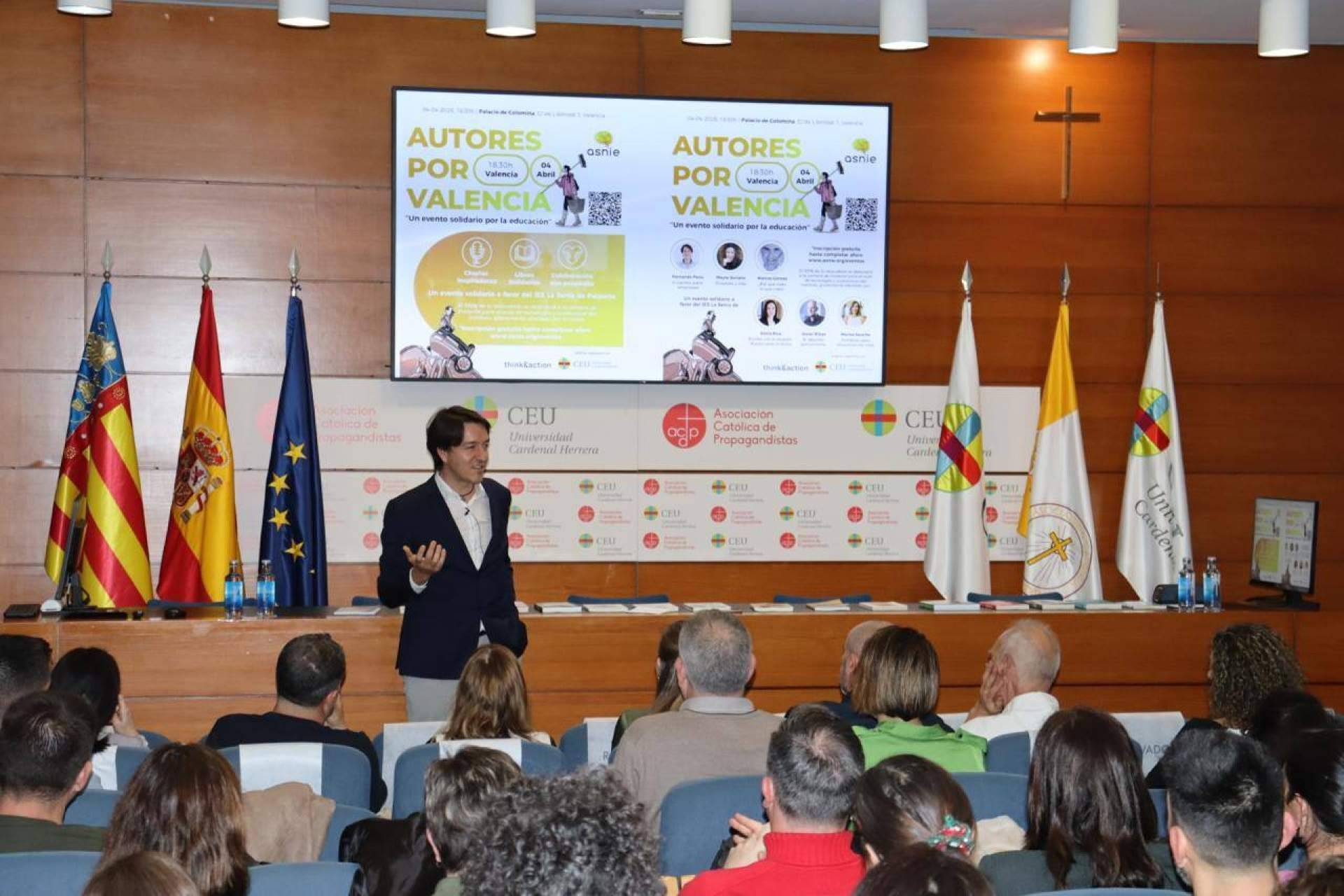El psicólogo Fernando Pena regresa al Auditorio Nacional de México